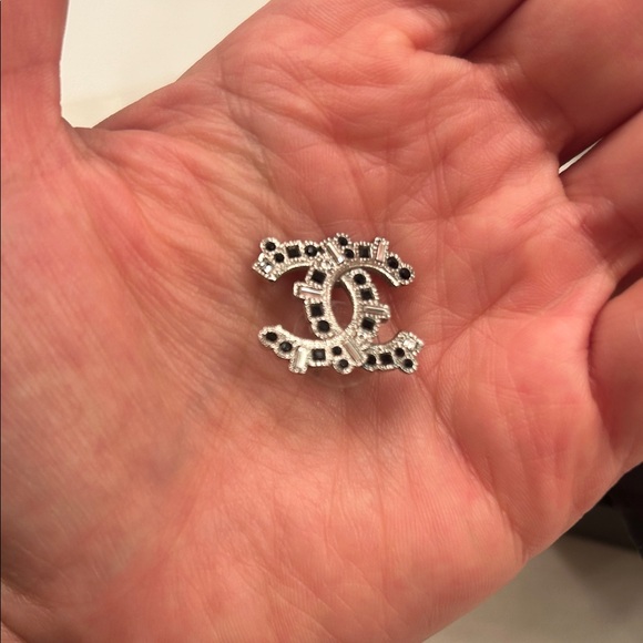 CHANEL Black and Silver Crystal Earrings - Picture 4 of 9